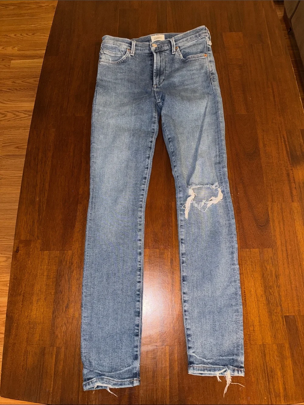 Citizens of Humanity Rocket Ankle Medium Blue Wash Distressed jeans. Size 27.